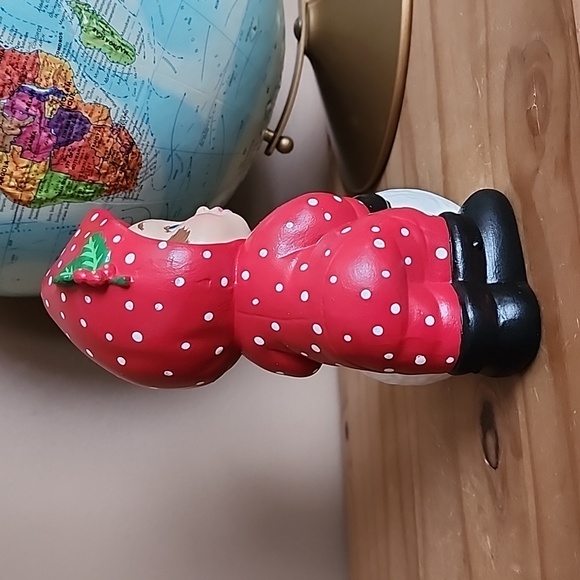 Vintage hand painted ceramic figurine - Picture 7 of 15